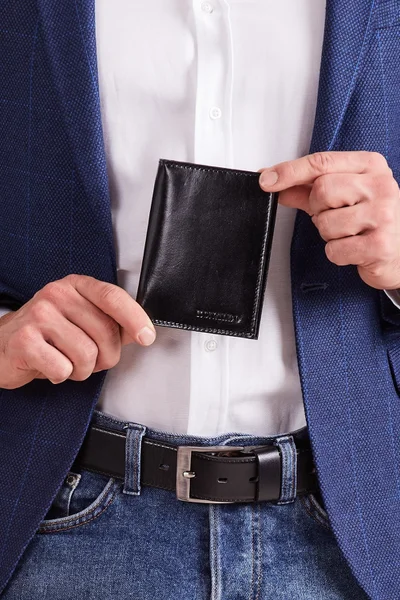 Černá svislá kožená peněženka FPrice