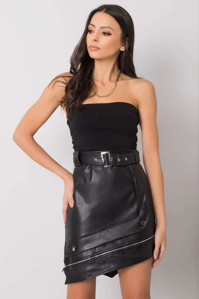 Černá asymetrická sukně vyrobená z ekokože FPrice