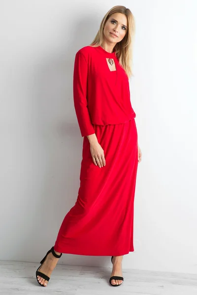 Dámské dlouhé šaty s výřezem červené FPrice
