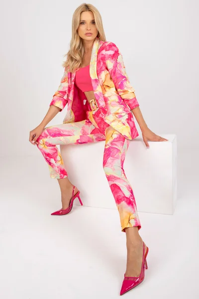 Růžové sako s vycpávkami pro ženy - elegantní kolekce