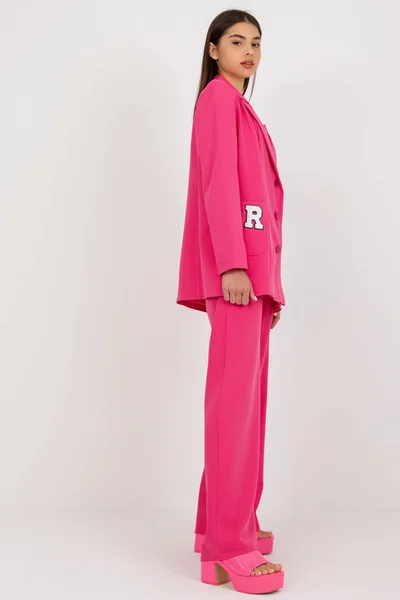 Bunda pro ženy v tmavě růžové barvě s unikátním střihem od značky FPrice