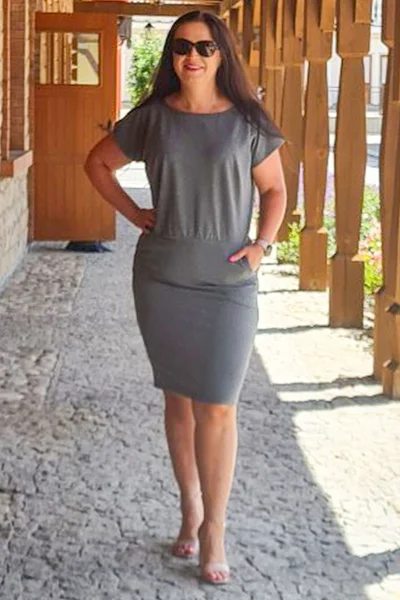 Sportovně elegantní šaty Tilly pro dámy plus size