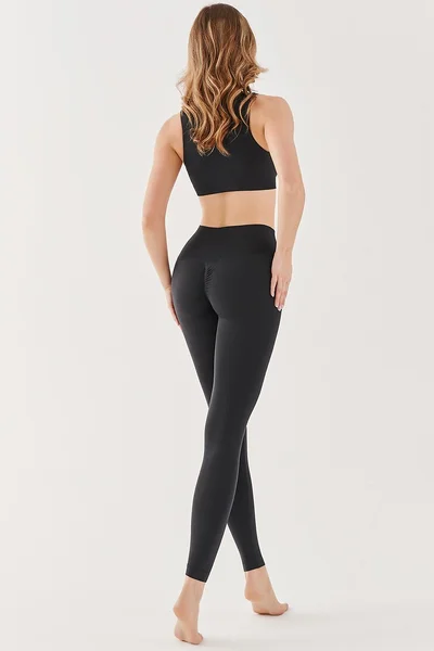 Dámské černé legíny Gabriella Seamless Shape s push-up efektem