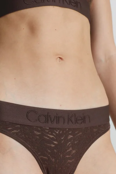 Dámská tanga 000QF7287E BKC tm. hnědé - Calvin Klein