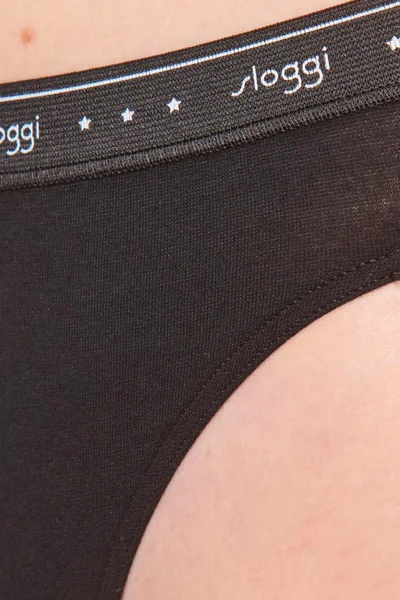 Černé tai kalhotky od Sloggi s elastickým pasem a měkkým polstrováním v rozkroku