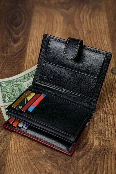 Kapesní peněženka pro pány s mnoha úložnými prostory