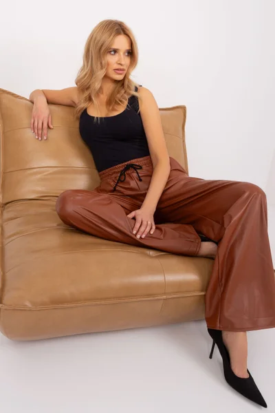 Kožené zateplené dámské kalhoty s vázáním Lakerta