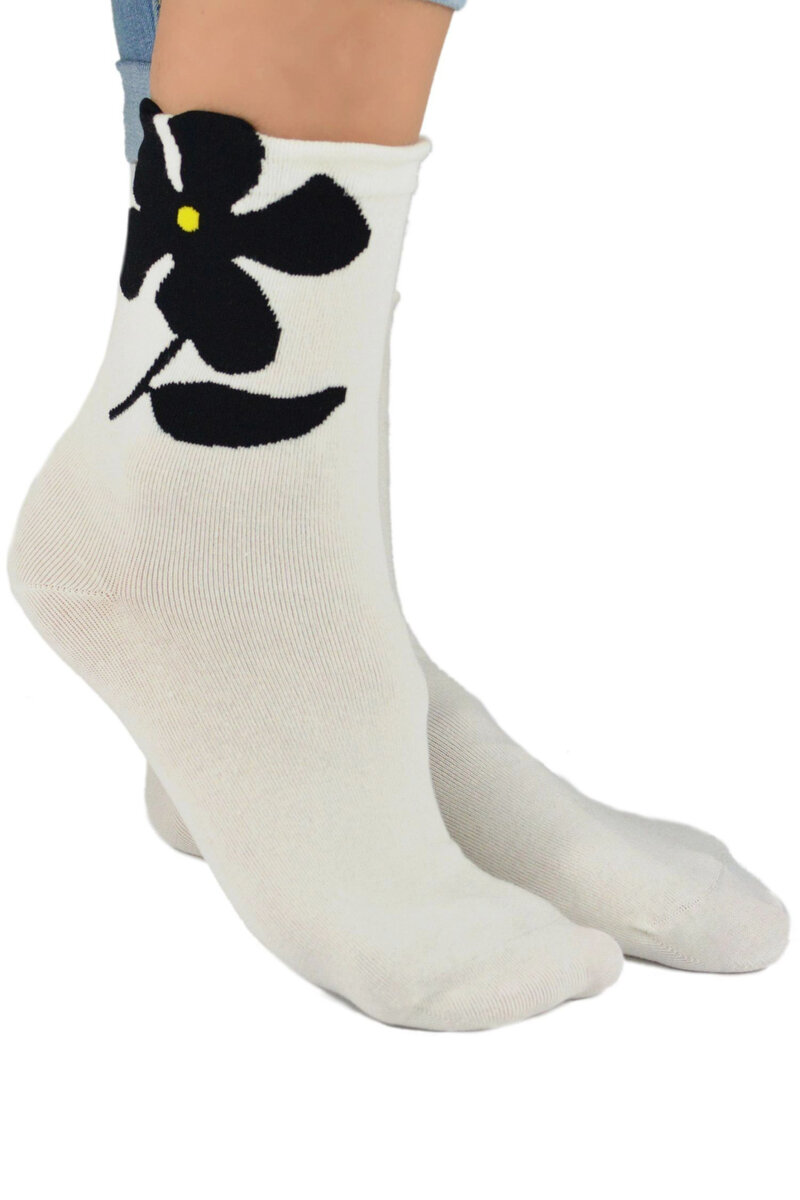Květované dámské ponožky z bavlny - Bílá Novitka, Bílá 39/42 i41_9999935478_2:bílá_3:39/42_