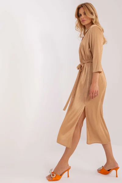 Dámské elegantní camel midi šaty s rukávy Fashionhunters