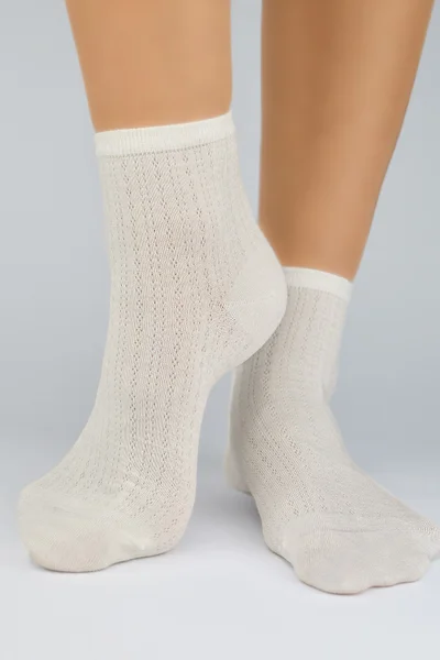 Jemné vzorované viskózové ponožky Noviti
