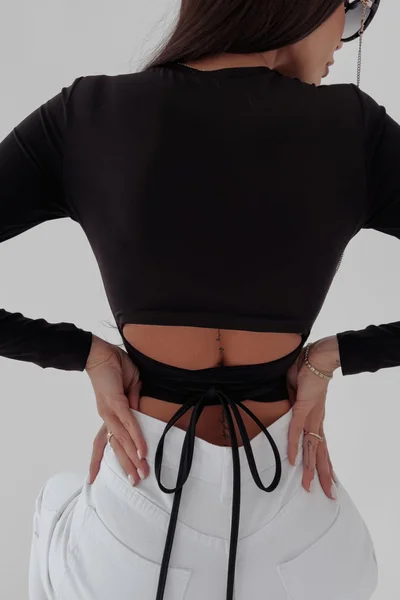 Černá elastická dámská halenka s výstřihem na zádech - Ola Voga