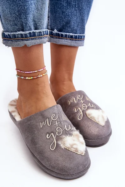 Lesklé dámské pantofle s nápisem a srdcem - Step in style Glam