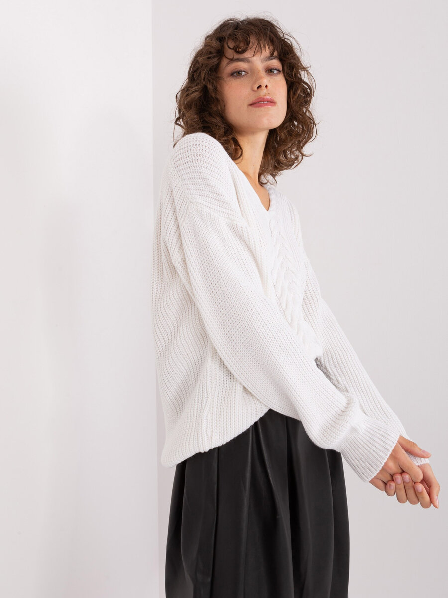 Klasický dámský svetr s náplety v barvě ecru, jedna velikost i523_2016103480616