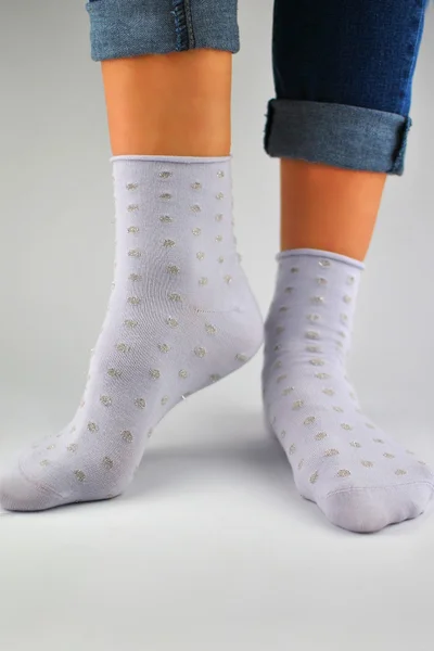 Lesklé dámské ponožky s puntíky a lurexem od Noviti