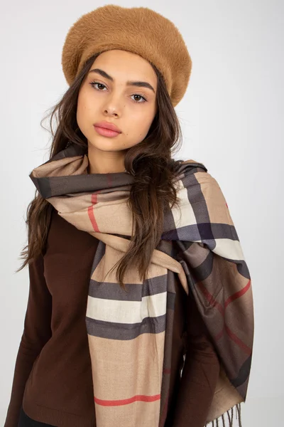 Elegantní dámský zimní baret Camel od Fashionhunters