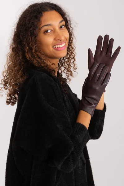 Kvalitní tmavě hnědé rukavice s hladkým vzorem od FPrice