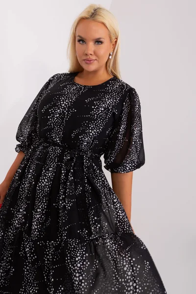 Černé plus size tečkované šaty s 3/4 rukávy