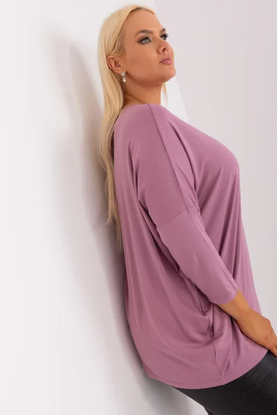 Fashionhunters: Prašně růžová plus size halenka s rukávy