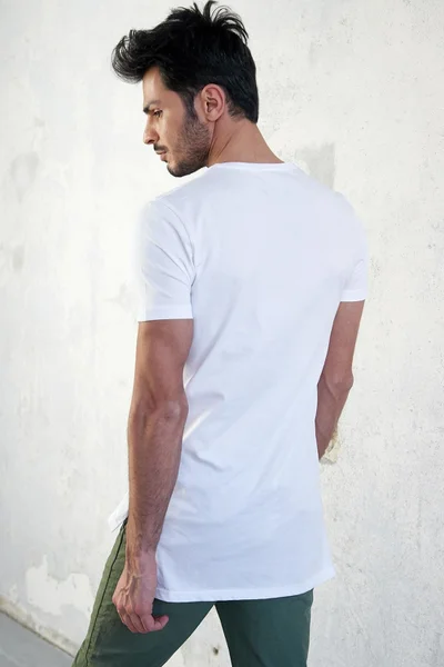 Pánské bílé tričko s maskáčovou aplikací FPrice