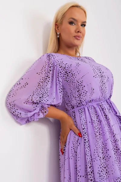 Tečkované fialové plus size šaty - LK-SK-509344