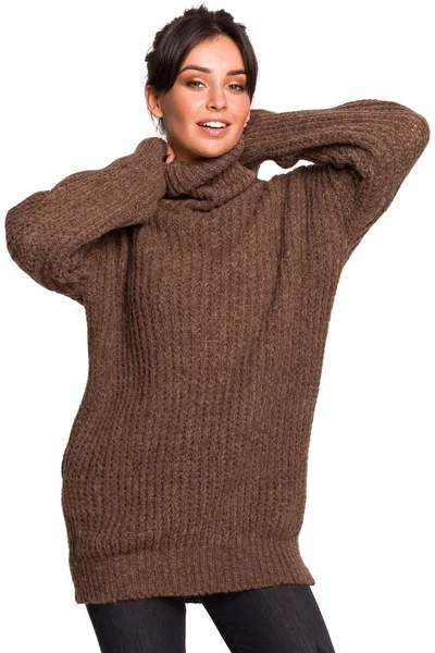 Karamelový svetr s vysokým výstřihem - Pohodlná elegance