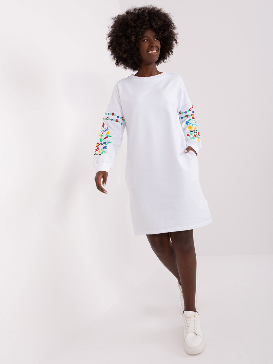 Výšivkové bílé teplákové šaty Rue Paris, bílá s potiskem S/M i10_P68840_1:1575_2:116_
