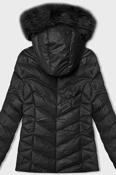 Černá bunda na zimu s kapucí a kožešinou od J.STYLE