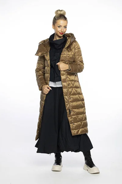 Zlatohnědý Péřový Kabát s Kapucí od Ann Gissy