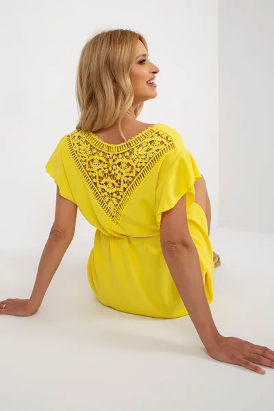 Slunečné žluté krajkové dámské šaty