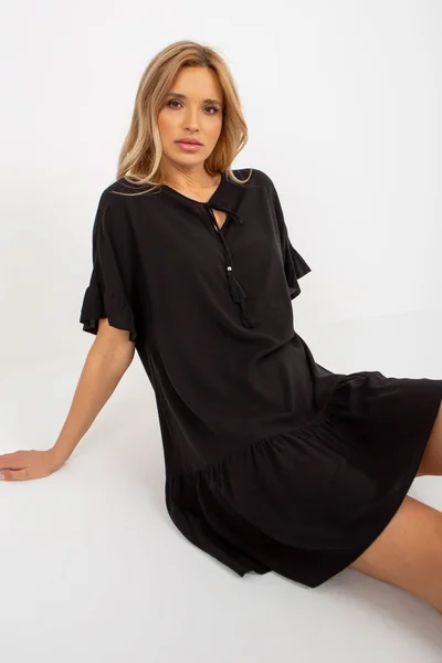 Černé dámské šaty Luxoria s elegantním střihem od značky FPrice