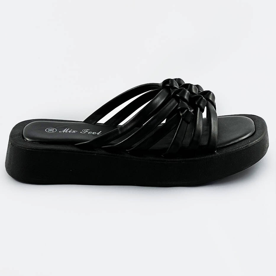 Černé dámské pantofle s plochou podrážkou N03K14 Mix Feel, odcienie czerni XL (42) i392_20235-B
