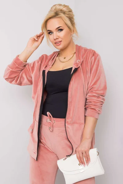 Dámský růžový velurový set plus size - Fashionhunters