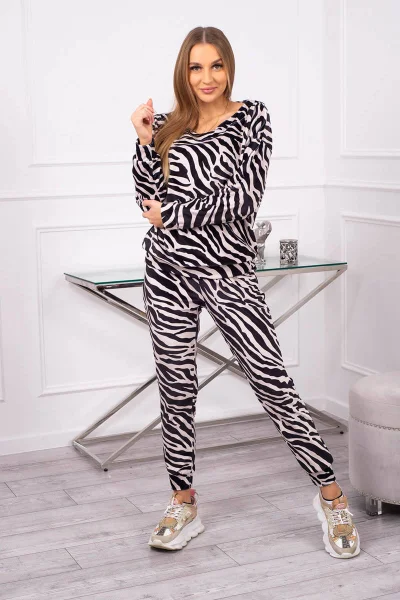 Zebra velurová souprava černo-béžová K-Fashion