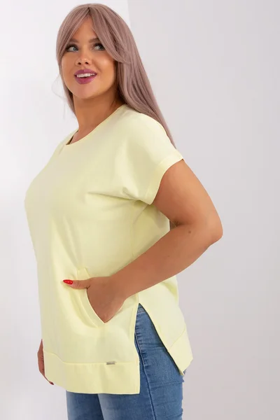 Světle žlutá plus size halenka s kapsami FPrice