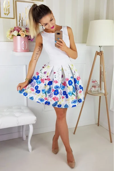 Dámské společenské šaty bez rukávů se skládanou sukní a páskem bílé - Bílá 1R156 - Bicoton