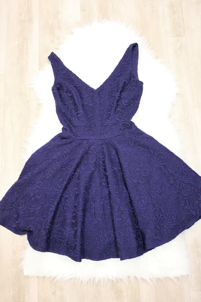 Společenské dámské šaty na ramínka s kolovou sukní tmavě modré - Tmavě modrá XS - Sherri