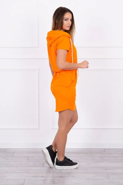 Oranžové dámské šaty s kapucí a kapsami K-Fashion