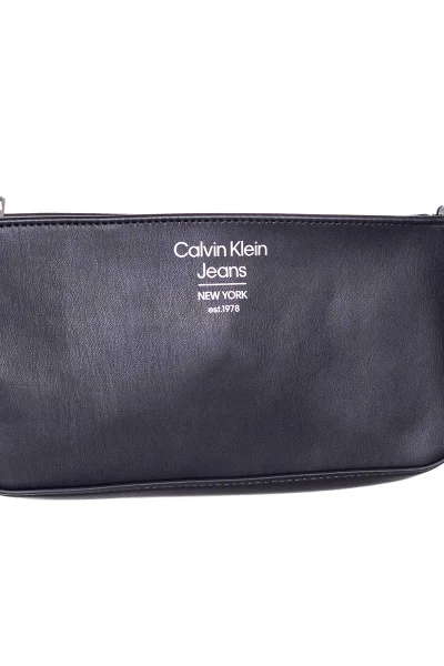 Černá kabelka Calvin Klein s řetízkovým uchem Calvin Klein Jeans