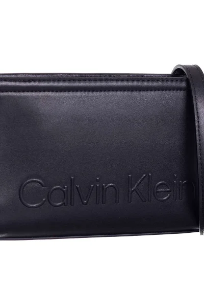 Calvin Klein Minimalista Kabelka Černá Ekokůže