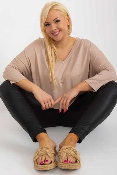 Fashionhunters Béžová Plus Size Halenka s V-výstřihem