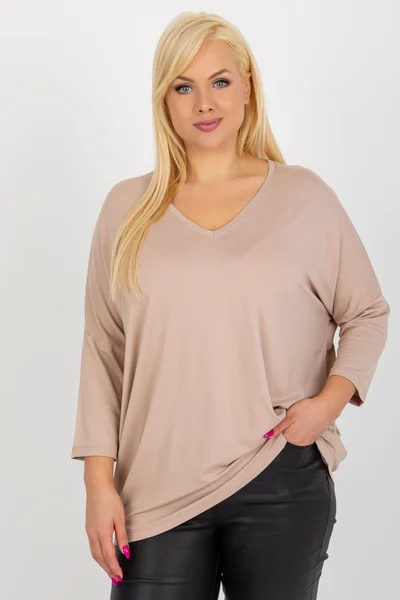 Fashionhunters Béžová Plus Size Halenka s V-výstřihem