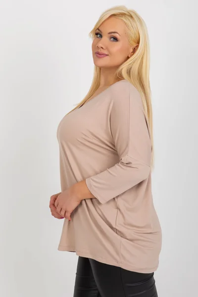 Fashionhunters Béžová Plus Size Halenka s V-výstřihem