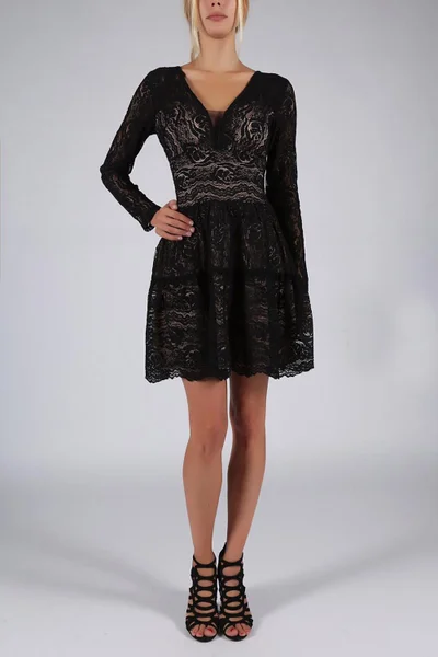 Černé krajkové večerní šaty - Elegantní Půvab