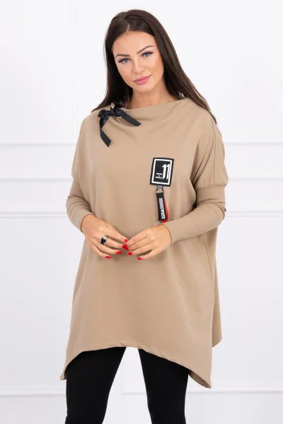 Dámská oversize camel mikina s asymetrickými boky K-Fashion