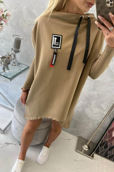 Dámská oversize camel mikina s asymetrickými boky K-Fashion