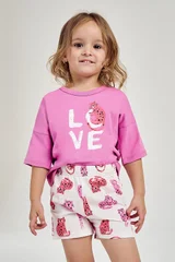 Růžové dívčí pyžamo s krátkým tričkem a vzorovanými šortkami