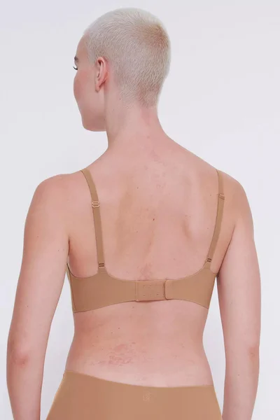 Bezkosticová podprsenka ZERO Feel Ultra Bra - hnědá