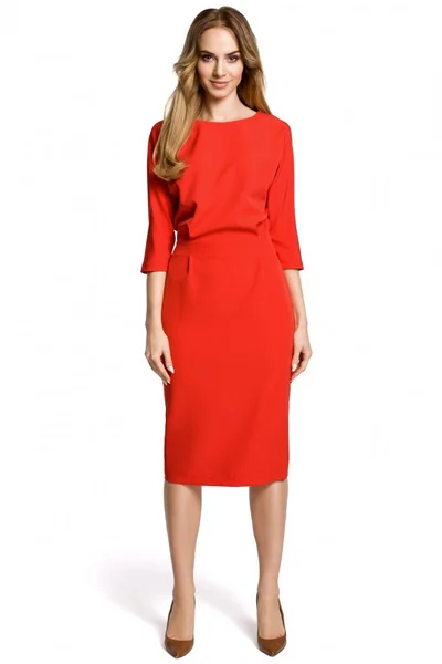 Červené dámské šaty - Elegantní kontrast
