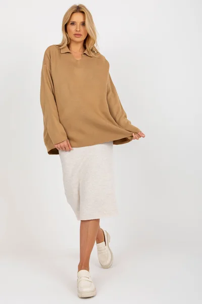 Fashionhunters oversize camel svetr s límečkem