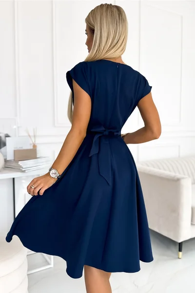 Modré obálkové šaty s páskem Numoco